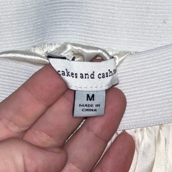 NWT CUPCAKES & CASHMERE x Revolve Ivory Cream Satin Pleated Midi Skirt Medium - Picture 8 of 8